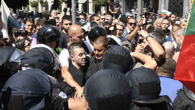 Световните агенции отразиха антиправителствения протест в София