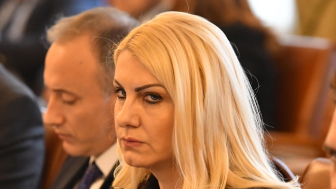 Новият правосъден министър е Десислава Ахладова 