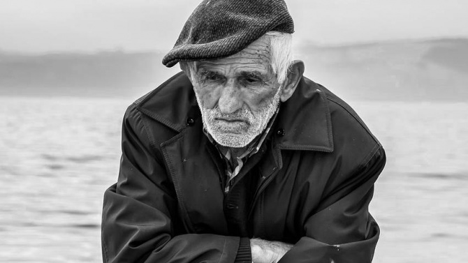 Измамиха 93-годишен старец по схемата за "по-висока пенсия" 