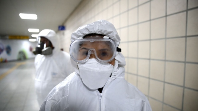 Южнокорейски лекари се върнаха на работа след над двуседмична стачка, затруднила борбата с коронавируса