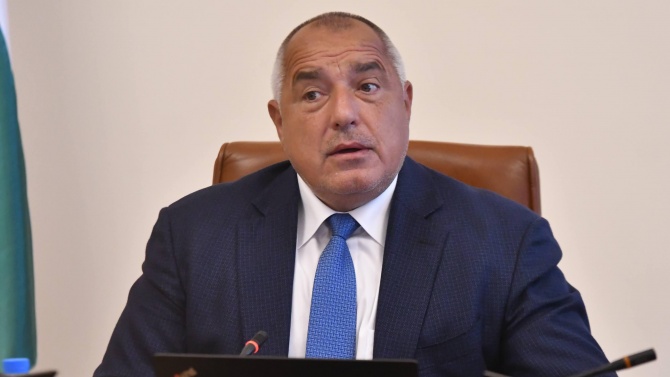 Борисов няма да позволи да бъде свален, смята Андрей Райчев