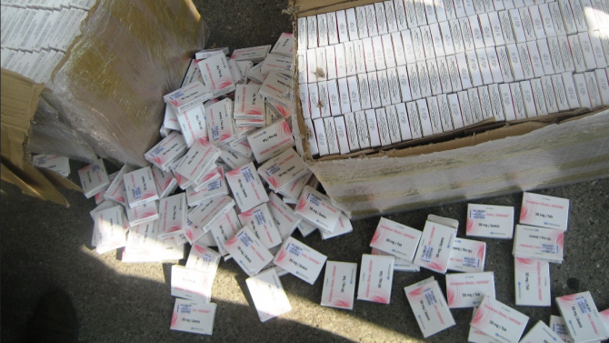 Митничари на Дунав мост 2 спипаха над 36 000 таблетки от нерегистрирано лекарство