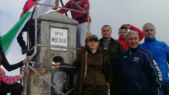 Марияна Николова изкачи връх Мусала