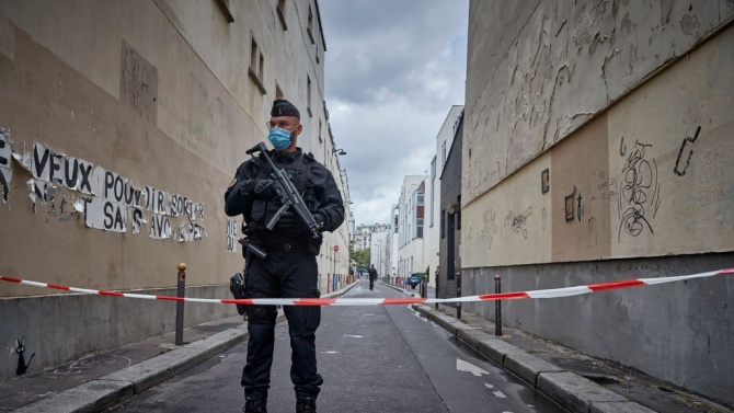 Тийнейджър арестуван за нападението в Париж