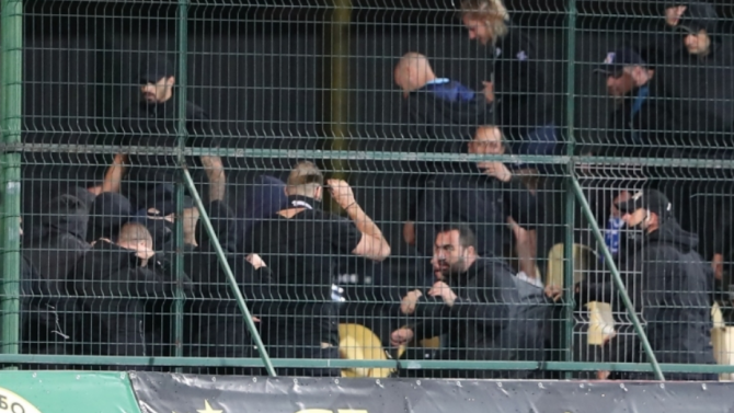 Масов бой на мача Ботев (Пд) - Левски, над 40 души са арестувани  