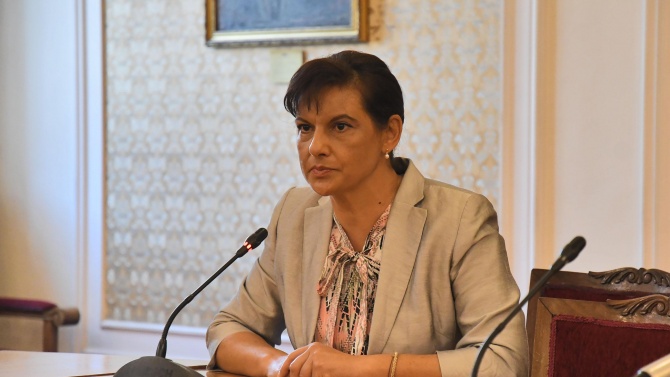 Дариткова: Цветанов иска да печели дивиденти с анти-ГЕРБ реторика