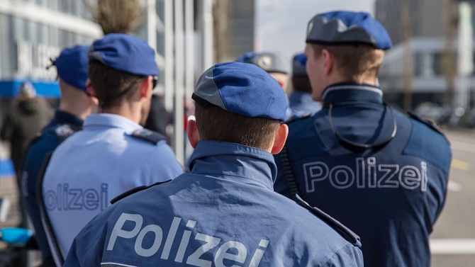 Четирима арестувани в Швейцария за връзки с Ал Кайда и "Ислямска държава"