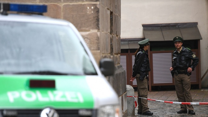 Нападнаха израелец пред синагога в Хамбург