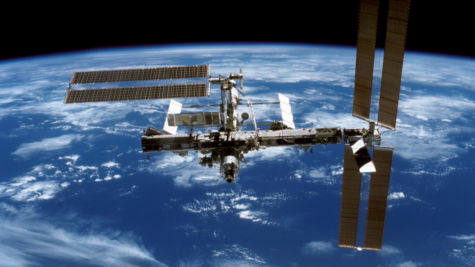 Екипажът на МКС пристъпи към скачването с американския товарен кораб "Сигнус" 