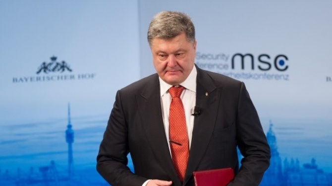 Влоши се състоянието на Петро Порошенко заради COVID-19