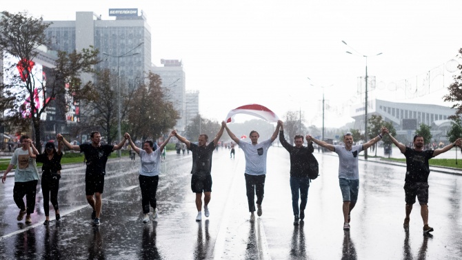 Беларуската полиция е задържала 713 души на вчерашните протести