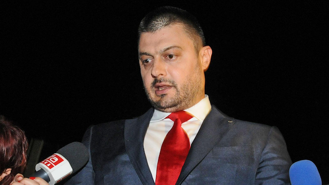 Николай Бареков: Лекувам се 12-ти ден от COVID-19, пия два антибиотика, за да прескоча трапа