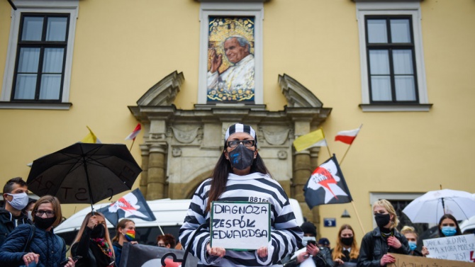 Полякини пренесоха в църквите протестите срещу забраната на абортите