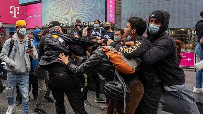 Протести и сблъсъци в Ню Йорк