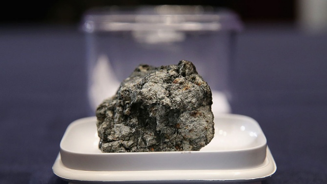 Откриха извънземна органична материя в паднал на Земята метеорит 