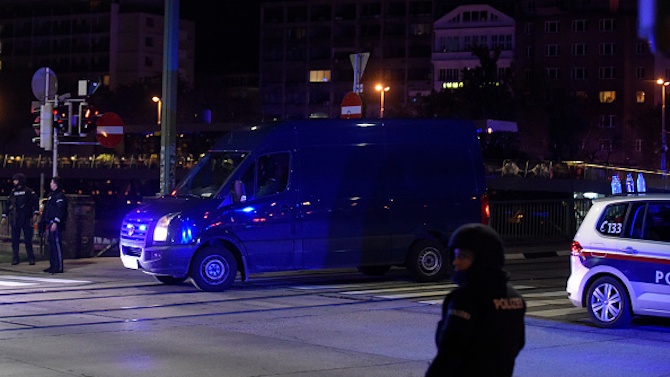 Шест места са били взети на прицел по време на нападението във Виена