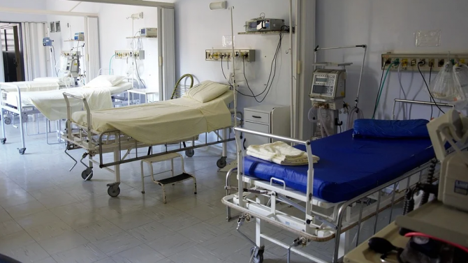 "Медицински надзор" погна болници в Кърджали и Разград заради починали млади пациентки с COVID-19