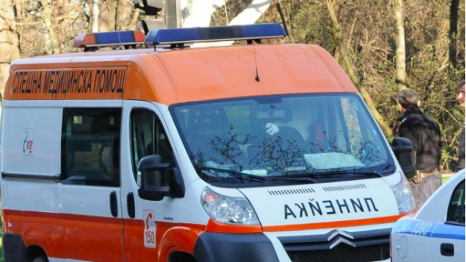 Тежка катастрофа с автобус в Ботевградско, има загинали