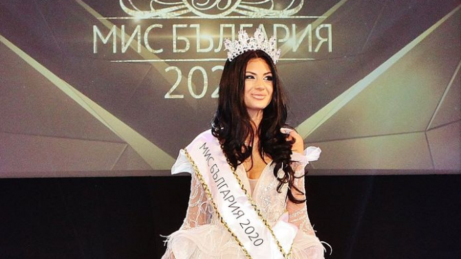 Мис България аплодира медиците в битката срещу COVID-19