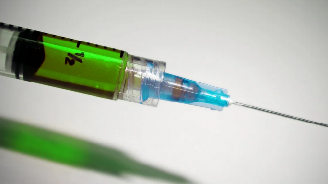 Победа на Джо Байдън ще помогне да се избегне борба за ваксините, срещу коронавируса