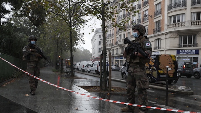 Двама убити и един ранен при нападение с хладно оръжие във Франция