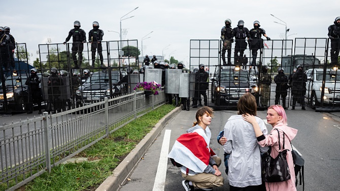Повече от 700 души бяха задържани след протест на опозицията в Беларус