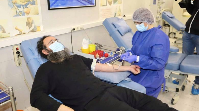 В Деня на християнското семейство – свещеници дариха кръв във ВМА