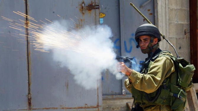 Застреляха палестинец, опитал да прегази с колата си израелски войник 