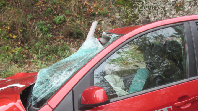 Пиян шофьор уби един и рани трима души при катастрофа в Сливенско