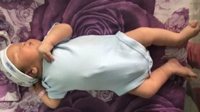 Бебе гигант проплака в АГ болницата във Варна 