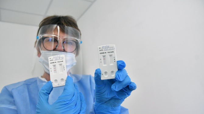 Защо хората с положителен антигенен тест нямат право на направление за PCR? 