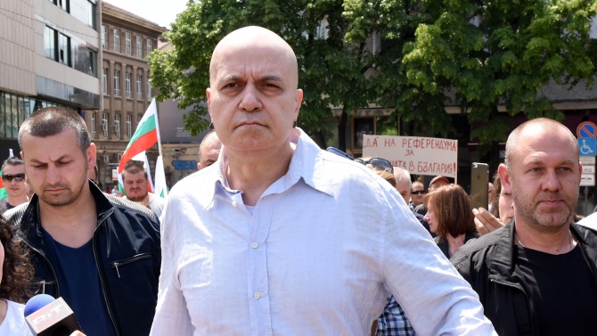 Слави Трифонов: Има нова религия и върховният жрец е Борисов