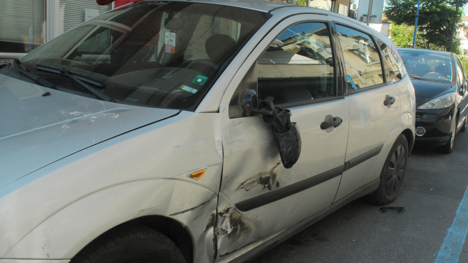 Пиян шофьор помля паркирани коли в Пловдив