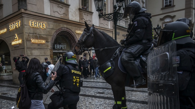Протест в Прага срещу ограничителните мерки заради COVID-19