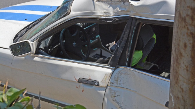19-годишен шофьор катастрофира и рани друг млад мъж