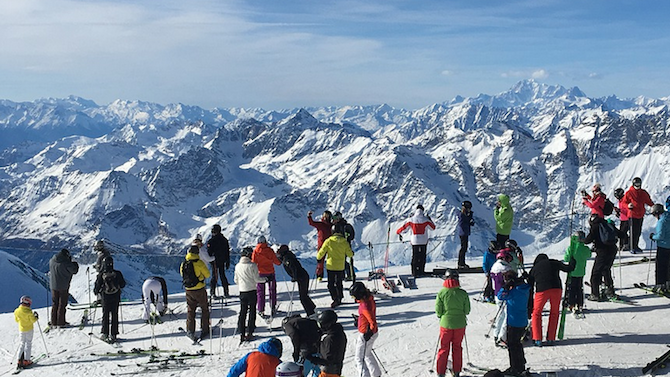 Лавина уби скиор в Швейцария