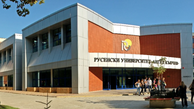 Русенският университет участва в изграждането на иновативни лаборатории в азиатски висши училища