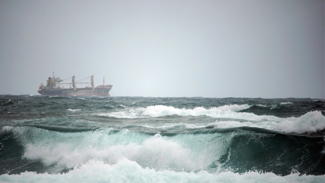 Руски кораб потъна в Баренцово море, издирват 17 души