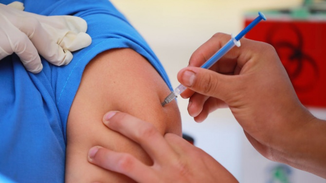 Бабиш предлага една ампула с ваксина срещу коронавируса да се използва за шест вместо за пет дози