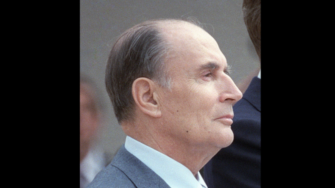 Франция отбеляза 25-ата годишнина от кончината на Франсоа Митеран