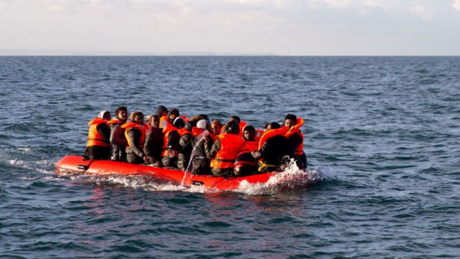 Над 9500 мигранти са преминали или са опитали да преминат нелегално Ламанша през 2020 г.