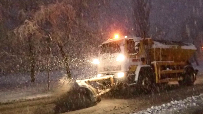 Поради снеговалеж временно се ограничава движението в участък от пътя Видин - София