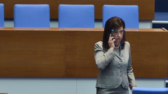 Дариткова сподели, че има законопроект за гласуване на лицата, поставени под карантина или настанени в болница