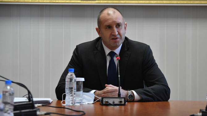 Румен Радев започва срещи с парламентарно представените партии