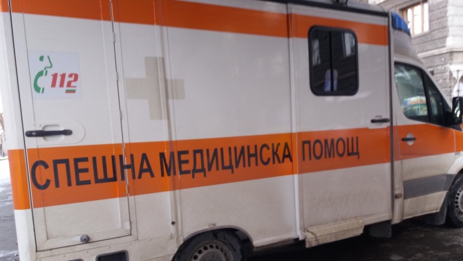 Жена и дете са в болница след катастрофа на пътя Казанлък-Стара Загора