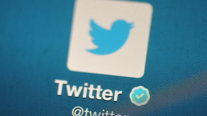 Туитър блокира над 70 000 профила на "КюАнън" след размириците на Капитолия
