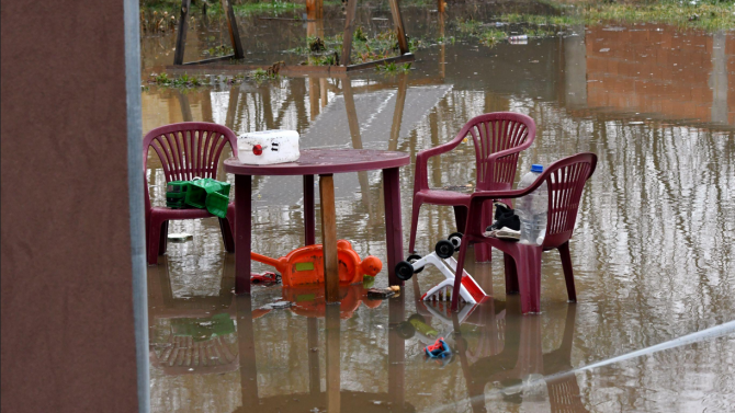 Евакуираните заради наводнението семейства в с. Прибой вече са по домовете си 