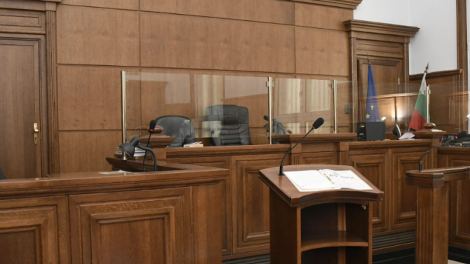 Осъдиха частен съдебен изпълнител за далавера с общински имот
