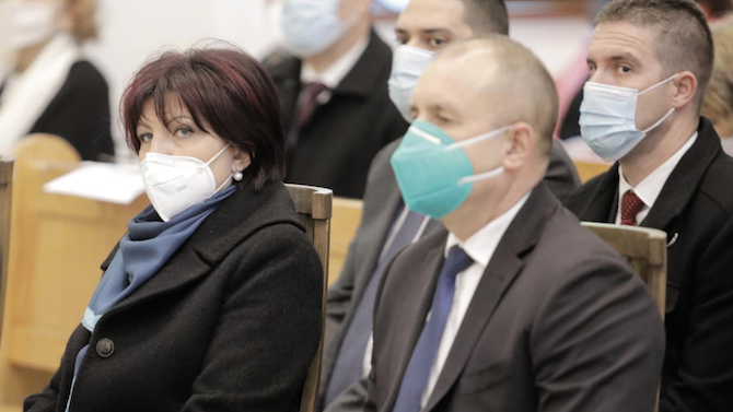 Караянчева за датата на изборите: Лъсна абсолютната некомпетентност на президента и неговия екип