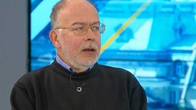 Кольо Колев: Скоро ще стане ясно, че широко рекламираната ваксинация е вятър и мъгла